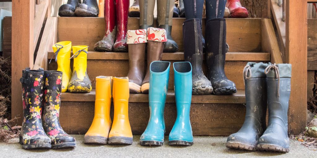 rain boots vs snow boots